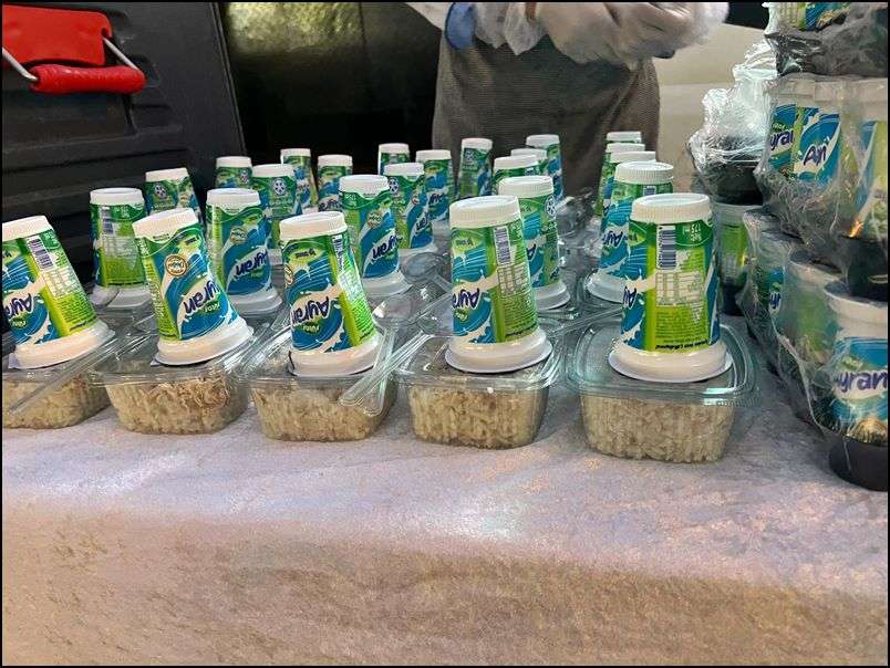 ayran ve tavuklu pilav hizmeti